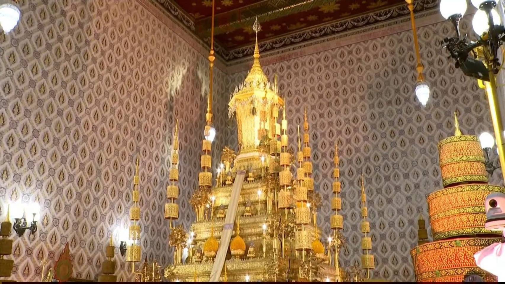 title - สำนักงานการปฏิรูปที่ดินเพื่อเกษตรกรรม (ส.ป.ก.) รับพระราชทานพระบรมราชานุญาตให้ร่วมเป็นเจ้าภาพบำเพ็ญกุศลถวายพระบรมศพ สมเด็จพระนางเจ้าสิริกิติ์ พระบรมราชินีนาถ พระบรมราชชนนีพันปีหลวง ณ พระที่นั่งดุสิตมหาปราสาท ในพระบรมมหาราชวัง